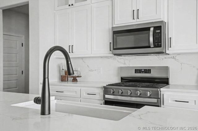 8998 E 163rd Street S, Bixby, OK 74008