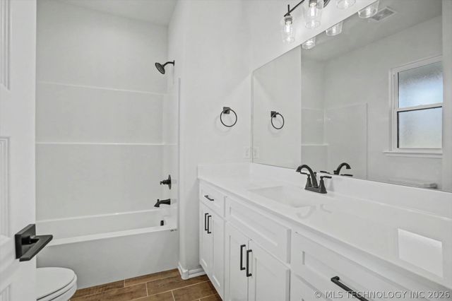 8998 E 163rd Street S, Bixby, OK 74008