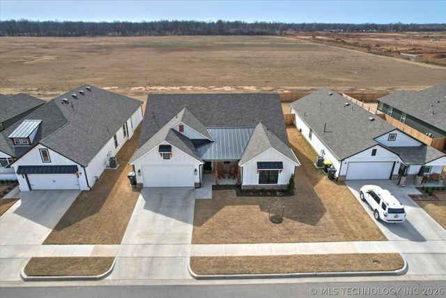 8998 E 163rd Street S, Bixby, OK 74008