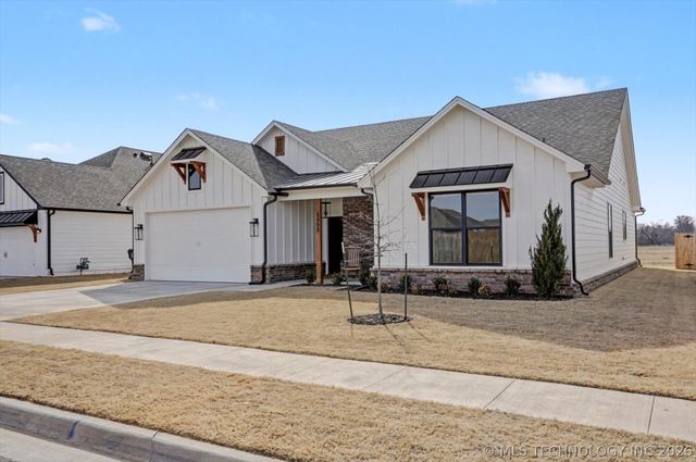 8998 E 163rd Street S, Bixby, OK 74008