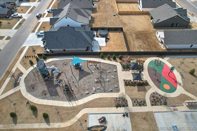 8998 E 163rd Street S, Bixby, OK 74008