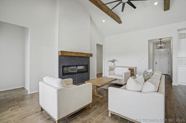 8998 E 163rd Street S, Bixby, OK 74008