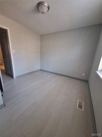 9745 E Cottonwood Lane, Bloomsdale, MO 63627