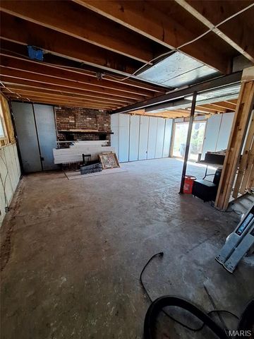 9745 E Cottonwood Lane, Bloomsdale, MO 63627