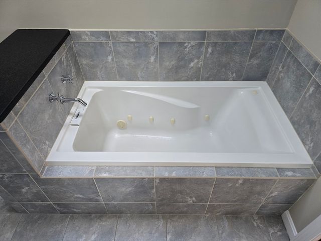 55 Bullivant Farm Rd, Marion, MA 02738