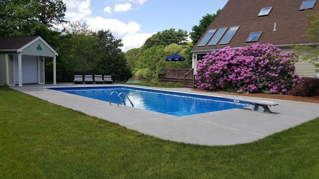 55 Bullivant Farm Rd, Marion, MA 02738