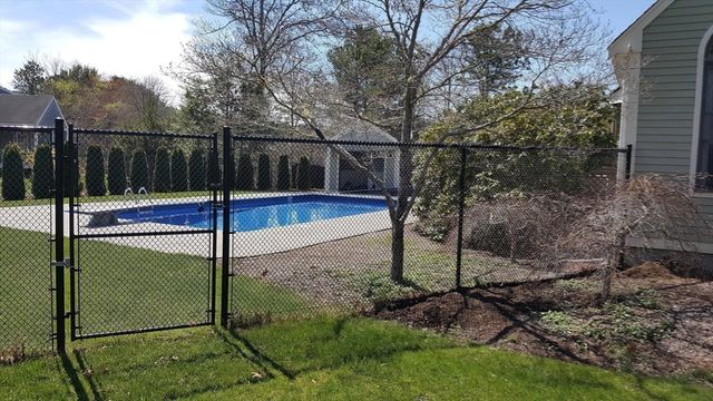 55 Bullivant Farm Rd, Marion, MA 02738