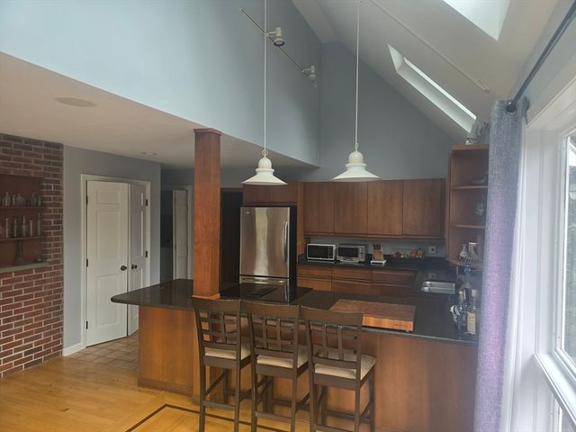 55 Bullivant Farm Rd, Marion, MA 02738