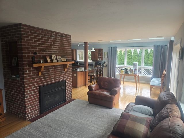 55 Bullivant Farm Rd, Marion, MA 02738