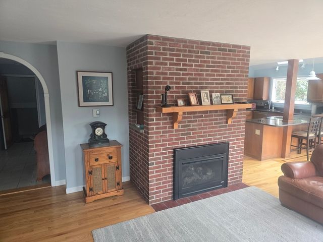 55 Bullivant Farm Rd, Marion, MA 02738