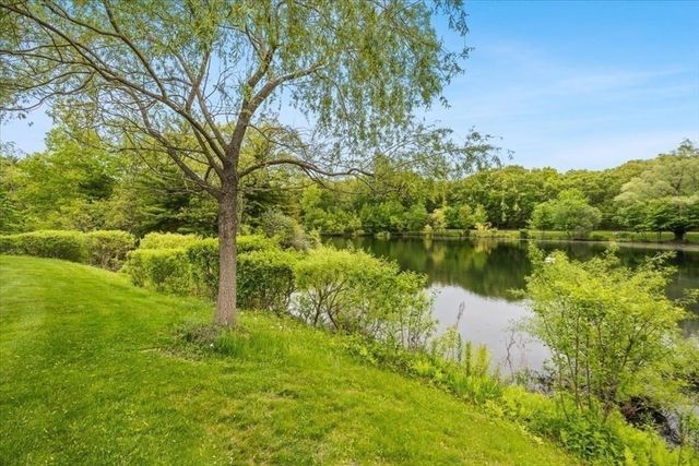 8 Willow Pond Dr 8, Rockland, MA 02370