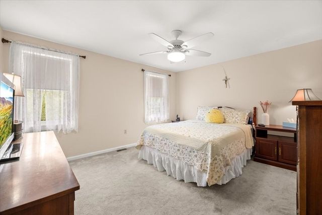 8 Willow Pond Dr 8, Rockland, MA 02370