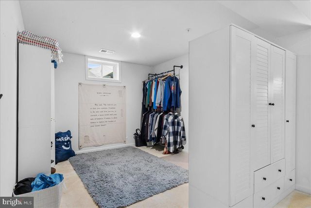 9354 DRUMMAN DR, Hagerstown, MD 21740