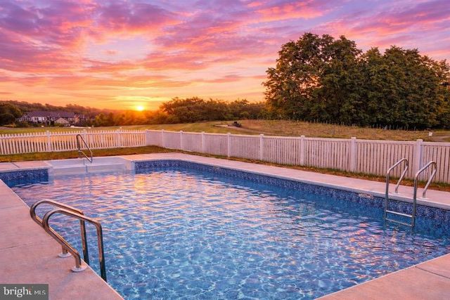 9354 DRUMMAN DR, Hagerstown, MD 21740