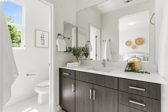 1355 Pullman Way, Oakland, CA 94607