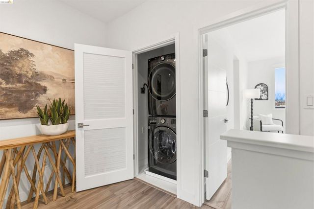 1355 Pullman Way, Oakland, CA 94607