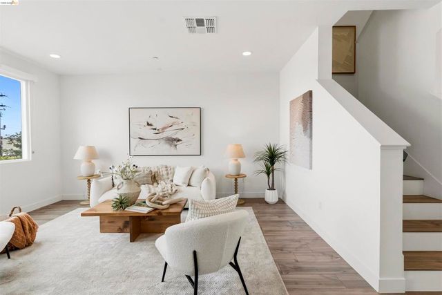 1355 Pullman Way, Oakland, CA 94607