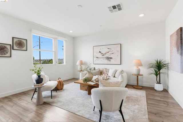 1355 Pullman Way, Oakland, CA 94607