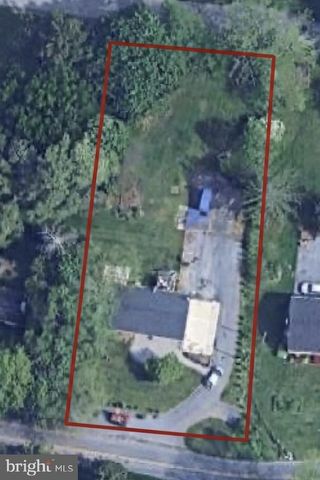 2325 RALEIGH DR, Lancaster, PA 17601