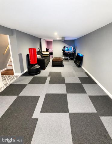 2325 RALEIGH DR, Lancaster, PA 17601