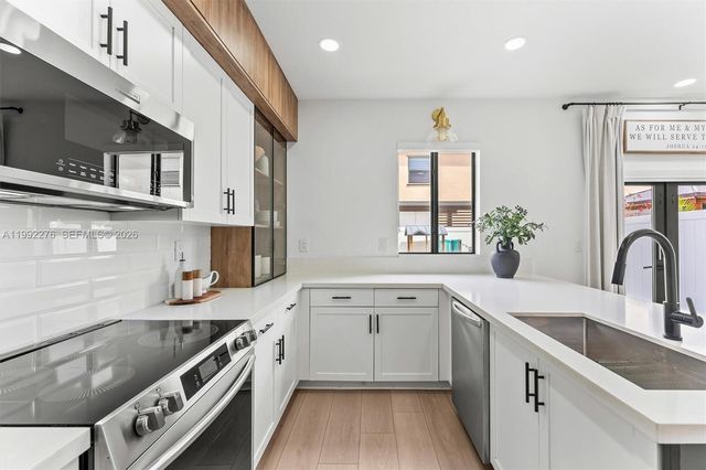 10487 W 34th Ct, Hialeah, FL 33018