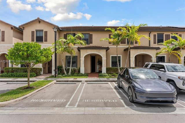 10487 W 34th Ct, Hialeah, FL 33018