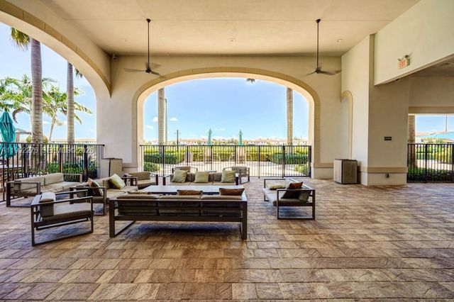 10487 W 34th Ct, Hialeah, FL 33018