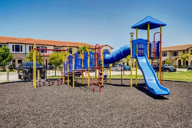 10487 W 34th Ct, Hialeah, FL 33018