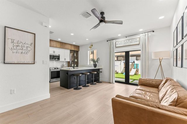 10487 W 34th Ct, Hialeah, FL 33018