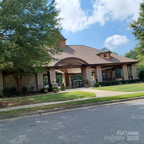 11312 Huntington Meadow Lane, Charlotte, NC 28273