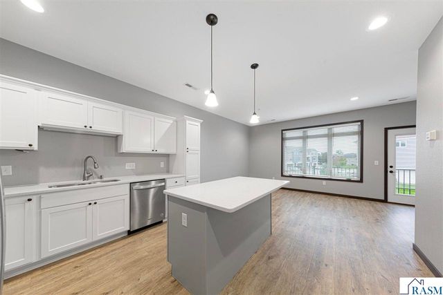 2194 Rolling Green Trail, North Mankato, MN 56003