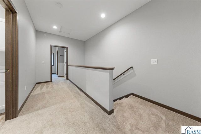 2194 Rolling Green Trail, North Mankato, MN 56003