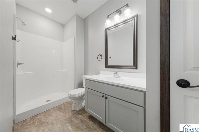 2194 Rolling Green Trail, North Mankato, MN 56003