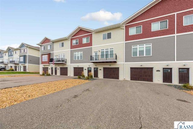 2194 Rolling Green Trail, North Mankato, MN 56003