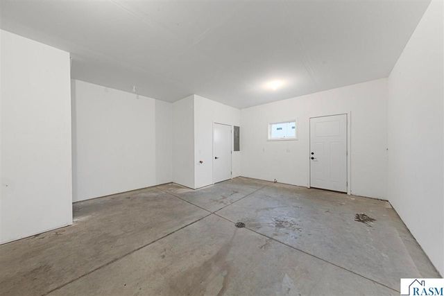 2194 Rolling Green Trail, North Mankato, MN 56003