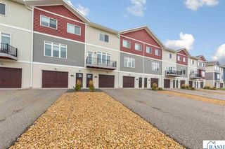 2194 Rolling Green Trail, North Mankato, MN 56003