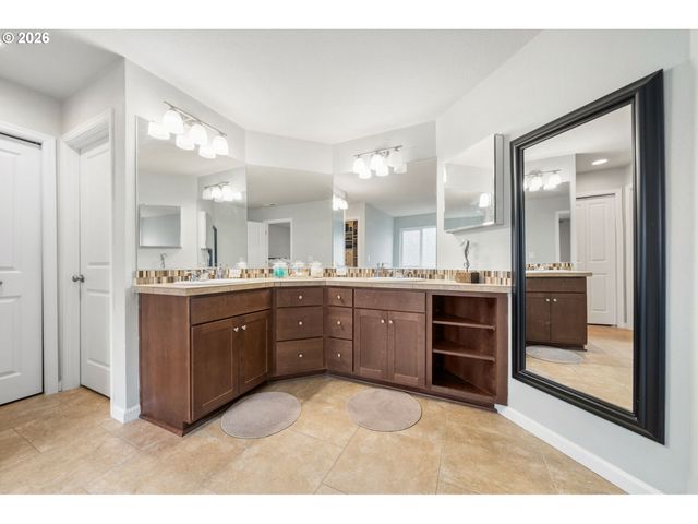 937 N GIBERT Ct, Ridgefield, WA 98642