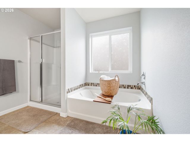 937 N GIBERT Ct, Ridgefield, WA 98642