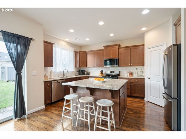 937 N GIBERT Ct, Ridgefield, WA 98642