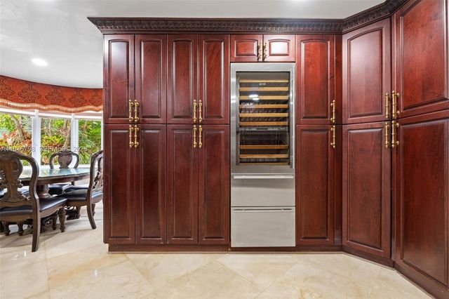 185 SW 130th Ave, Miami, FL 33184