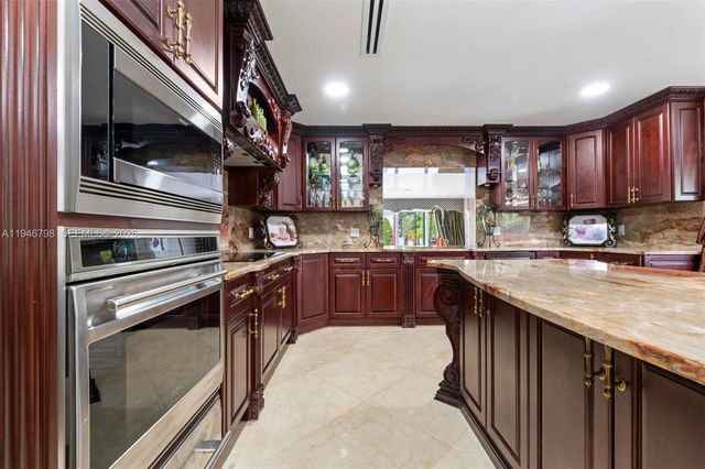 185 SW 130th Ave, Miami, FL 33184