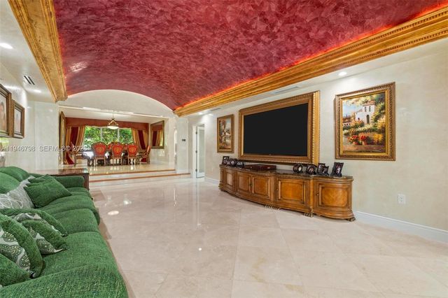 185 SW 130th Ave, Miami, FL 33184