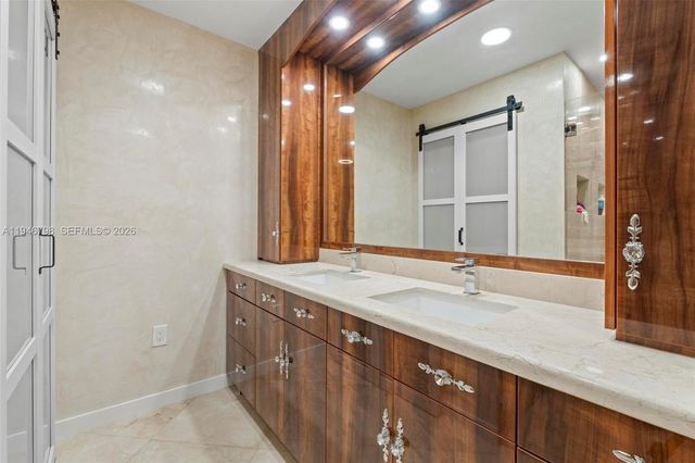 185 SW 130th Ave, Miami, FL 33184