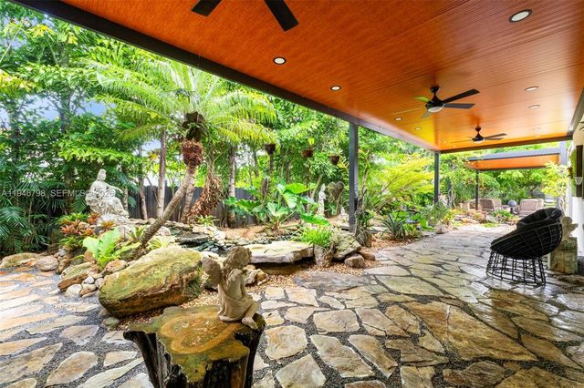 185 SW 130th Ave, Miami, FL 33184