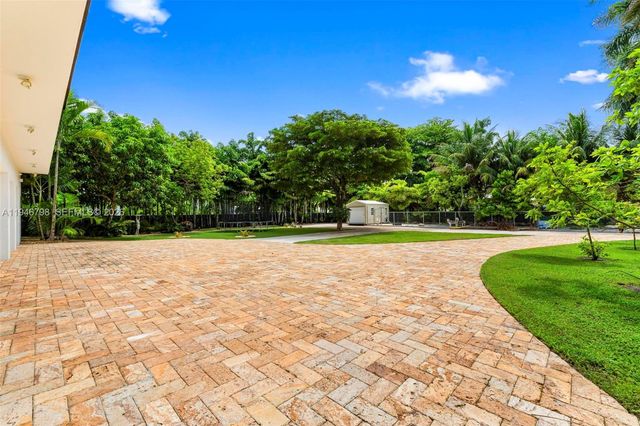 185 SW 130th Ave, Miami, FL 33184