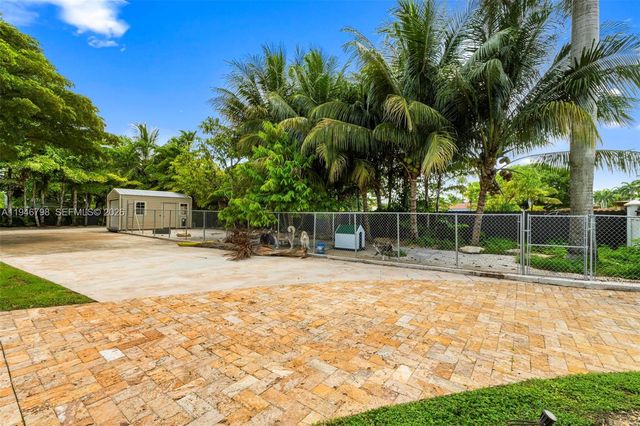 185 SW 130th Ave, Miami, FL 33184