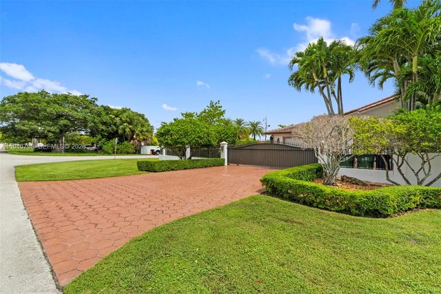 185 SW 130th Ave, Miami, FL 33184