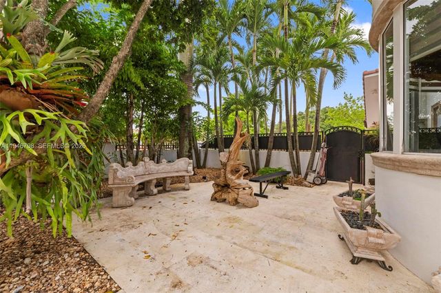 185 SW 130th Ave, Miami, FL 33184