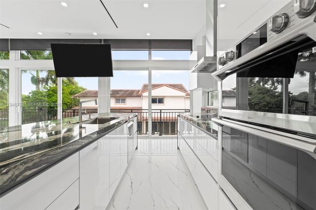 185 SW 130th Ave, Miami, FL 33184