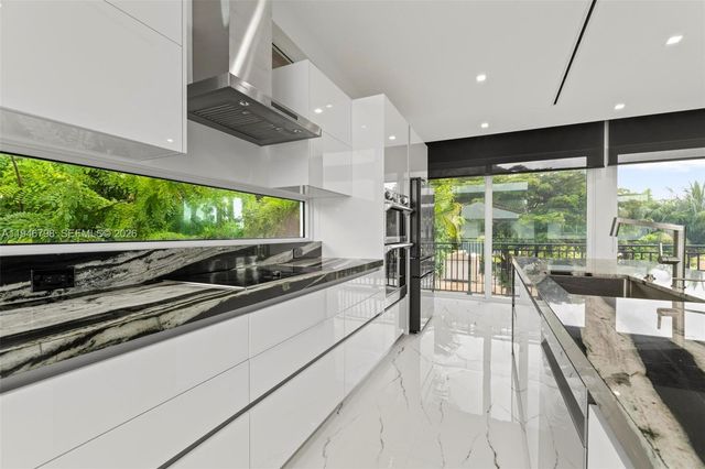 185 SW 130th Ave, Miami, FL 33184